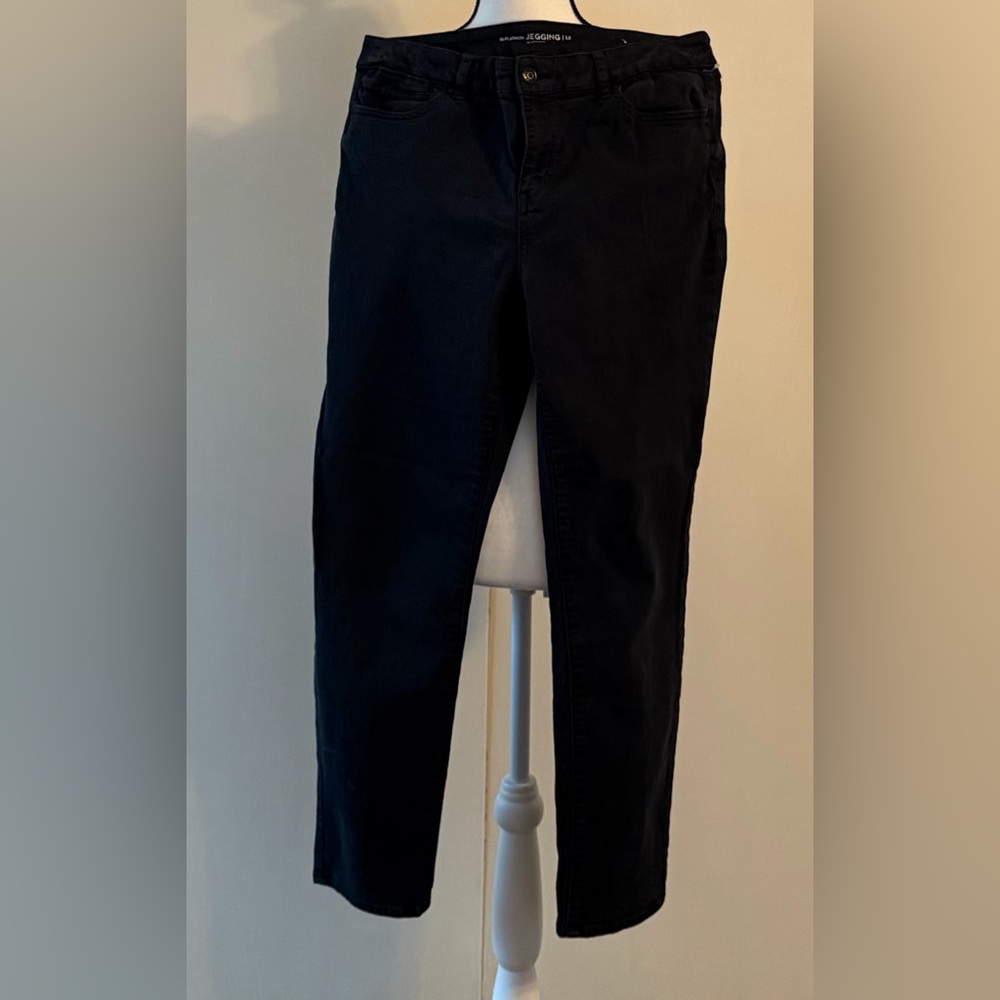 Chico's The Platinum Jegging - Black (Size 1.5 / Regular)